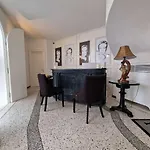 Roccobarocco Boutique Hotel *