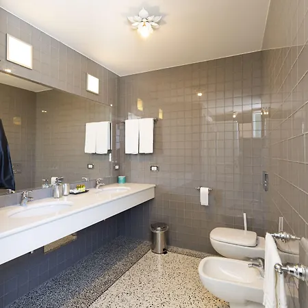 Roccobarocco Boutique