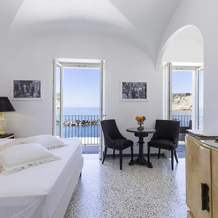 Roccobarocco Boutique Hotell *