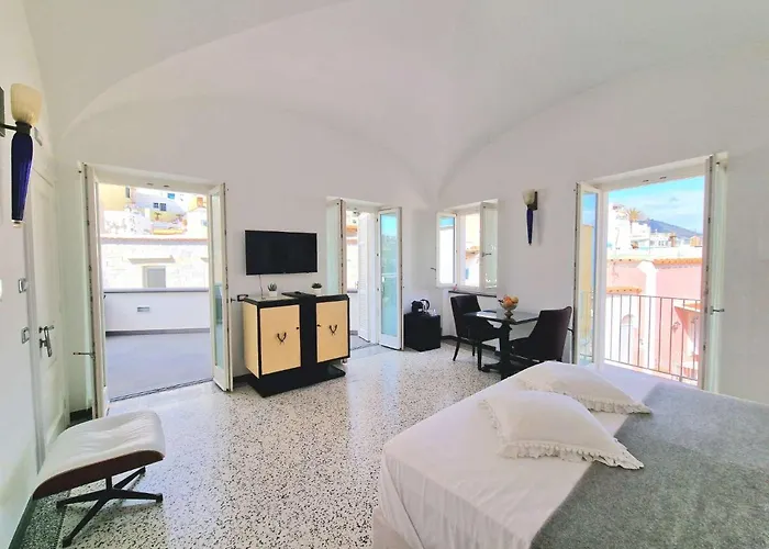 Roccobarocco Boutique Sant'Angelo (Isola d'Ischia)